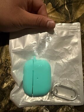 Silicone AirPods Case with Carabiner - Mint Teal